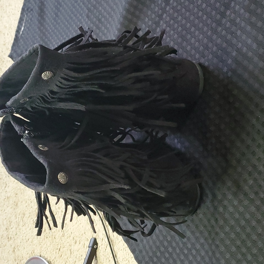 Mudd, black , fringe, zippered, boots, size 2M - Picture 4 of 7